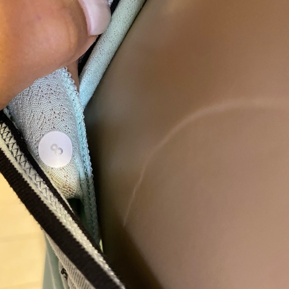 Lululemon teal tank top size 8 - Picture 4 of 4